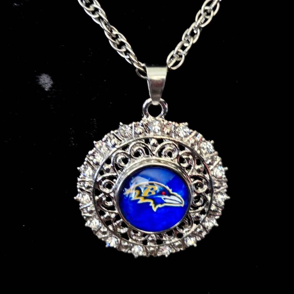 Baltimore Ravens snap charm pendant